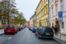 Parkování přes Vánoce v Praze se liší napříč jednotlivými městskými částmi.