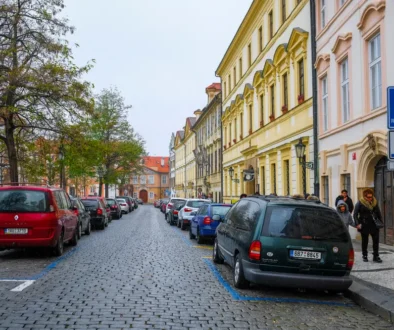 Parkování přes Vánoce v Praze se liší napříč jednotlivými městskými částmi.