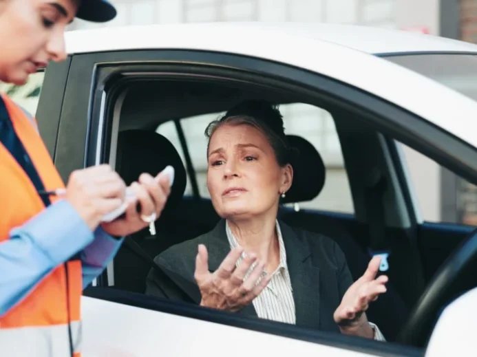 Řidiči, kteří nebudou splňovat podmínky pro řízení auta, budou muset odevzdat svůj řidičský průkaz