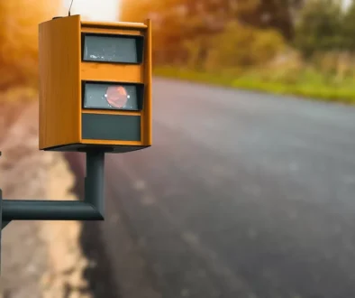 Snažíte se vyzrát na rychlostní radary? Bezpečnější bude sledovat a dodržovat dopravní značky