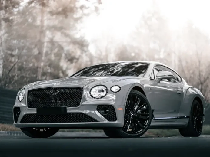 Bentley Continental můžete mít za cenu obyčejného Superbu.