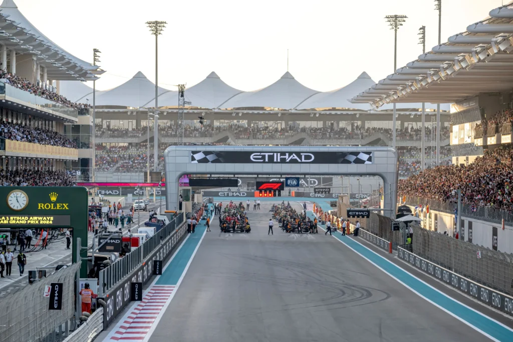 - MotorGuru.cz okruh Abú Zabí