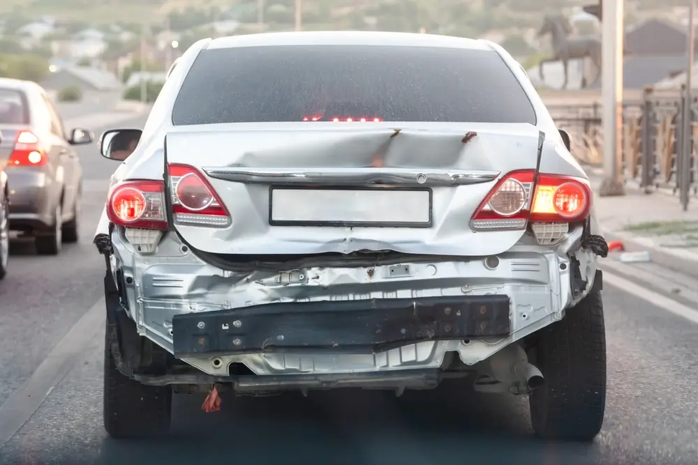 - MotorGuru.cz Podvodníci mohou u ojetin často tajit havárie.