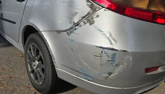 Že jde o podvod, můžete často zjistit ze zadního nárazníku.