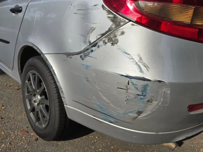 Že jde o podvod, můžete často zjistit ze zadního nárazníku.