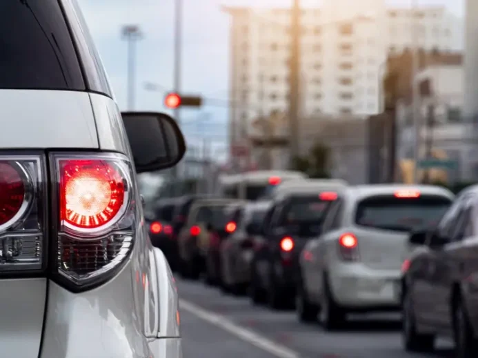 Denní svícení hodně řidičů používá špatně.