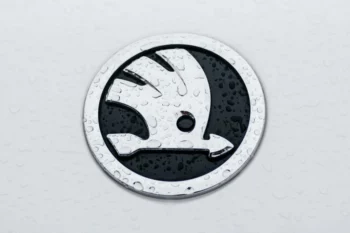 Škodu si spojujeme se známým logem