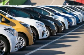 Při nákupu ojetého automobilu je důležité nechat auto řádně zkontrolovat.