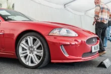 Auta, co vypadají na miliony, můžete pořídit levně.